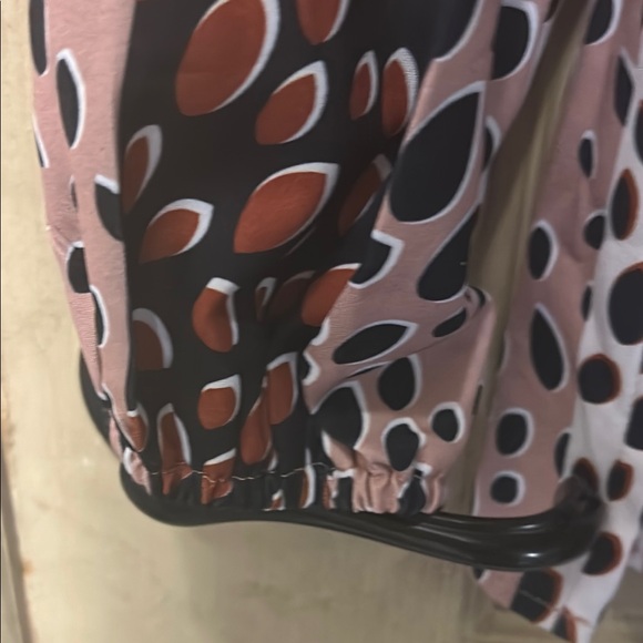 Urban lightweight small women’s Spotted Long Sleeve Blouse - Picture 6 of 10